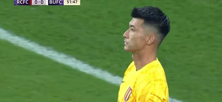 辽东雄鲨队惊险晋级姑苏山猫队，赛艇杯赛上演关键失误成转折！禁区内连续解围-九游体育官网